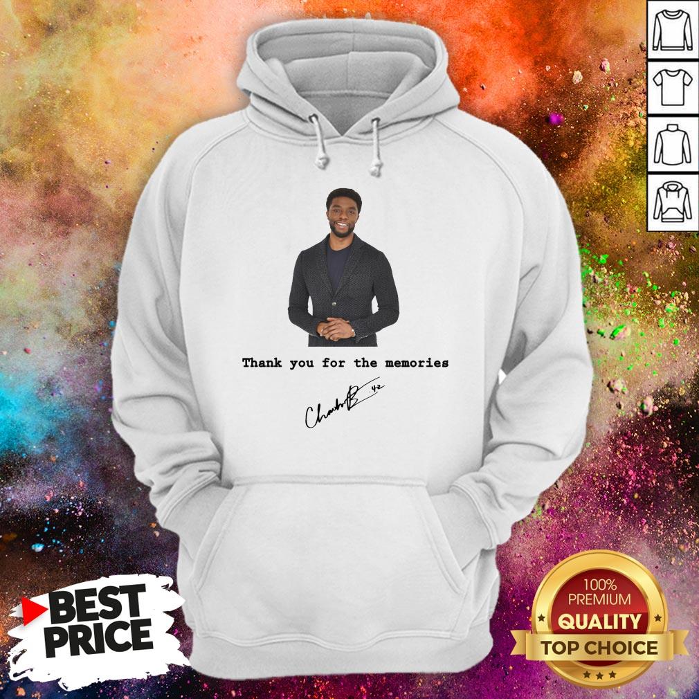 RIP Chadwick Boseman Black Panther's 1977 2020 T-Shirt RIP Chadwick Boseman Black Panther's 1977 2020 Hoodie