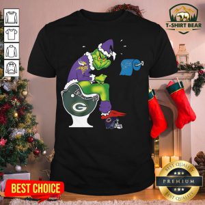 Hot The Grinch Minnesota Vikings Shit On Toilet Green Bay Packers Christmas Shirt - Design By T-shirtbear.com