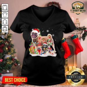 Pugs Hat Santa Happy Merry Christmas 2020 V-neck - Design by T-shirtBear.com