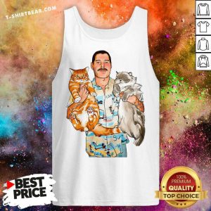 Freddie Mercury Hug Cats Tank Top - Design By T-shirtbear.com