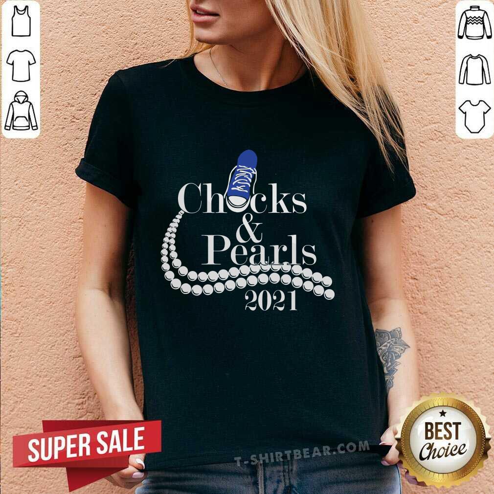 Frustrated Blue Chuck And Pearls Kamala Harris 2021 V-neck - Design by T-shirtbear.com Frustrated Blue Chuck And Pearls Kamala Harris 2021 V-neck - Design by T-shirtbear.com
