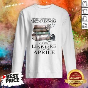 Leggere Aprile 5 Book And Flower Sweatshirt - Design by T-shirtbear.com