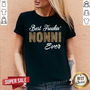 Best Freakin Nonni Ever Leopard V-neck - Design by T-shirtbear.com