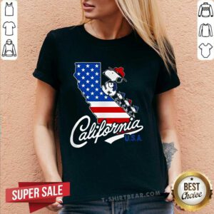 Funny Peanuts Snoopy Beagle Scouts California USA Flag Fill V-neck