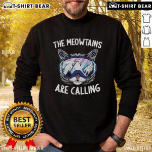 Cozy sweatshirt for snowboard and ski lovers featuring a mountain cat design, perfect for winter sports enthusiasts.