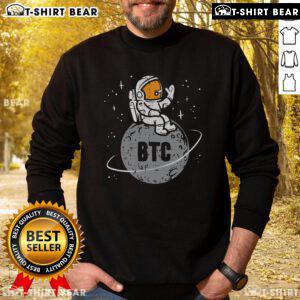 Nice astronaut on the moon graphic sweatshirt featuring Bitcoin logo, perfect for crypto enthusiasts and cryptocurrency lovers.