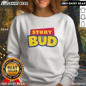 Cozy Nice Story Bud sweatshirt in soft fabric, perfect for casual wear and showcasing a trendy, relaxed style.