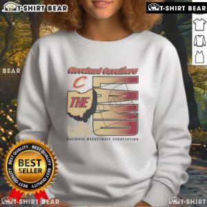 Original Cleveland Cavaliers sweatshirt featuring team logo, perfect for NBA fans and cozy casual wear.