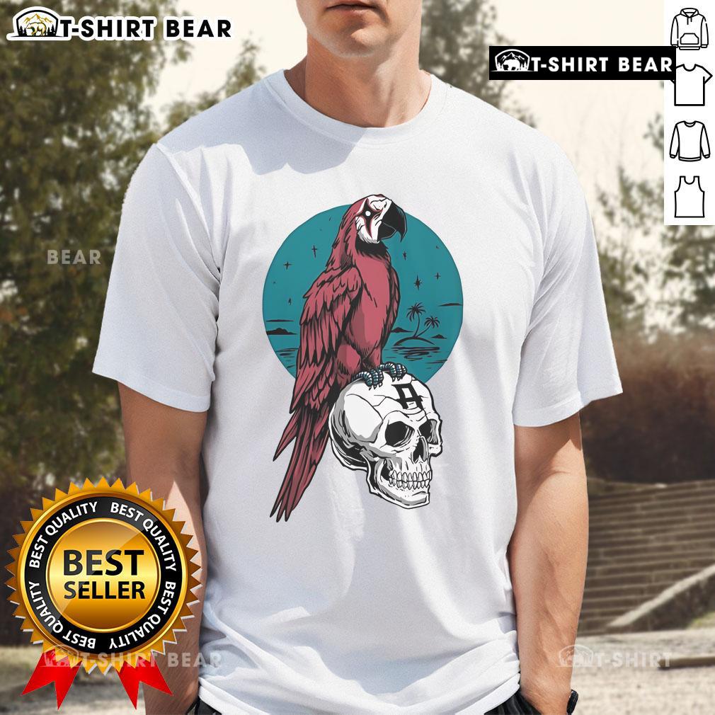 Top Avatar Parrot Skull T-Shirt featuring a vibrant parrot skull design on a stylish tee for unique fashion lovers.