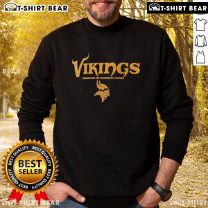 Alt Text: Top Minnesota Vikings Nike Sideline Performance Sweatshirt in purple, perfect for fans and game day wear.