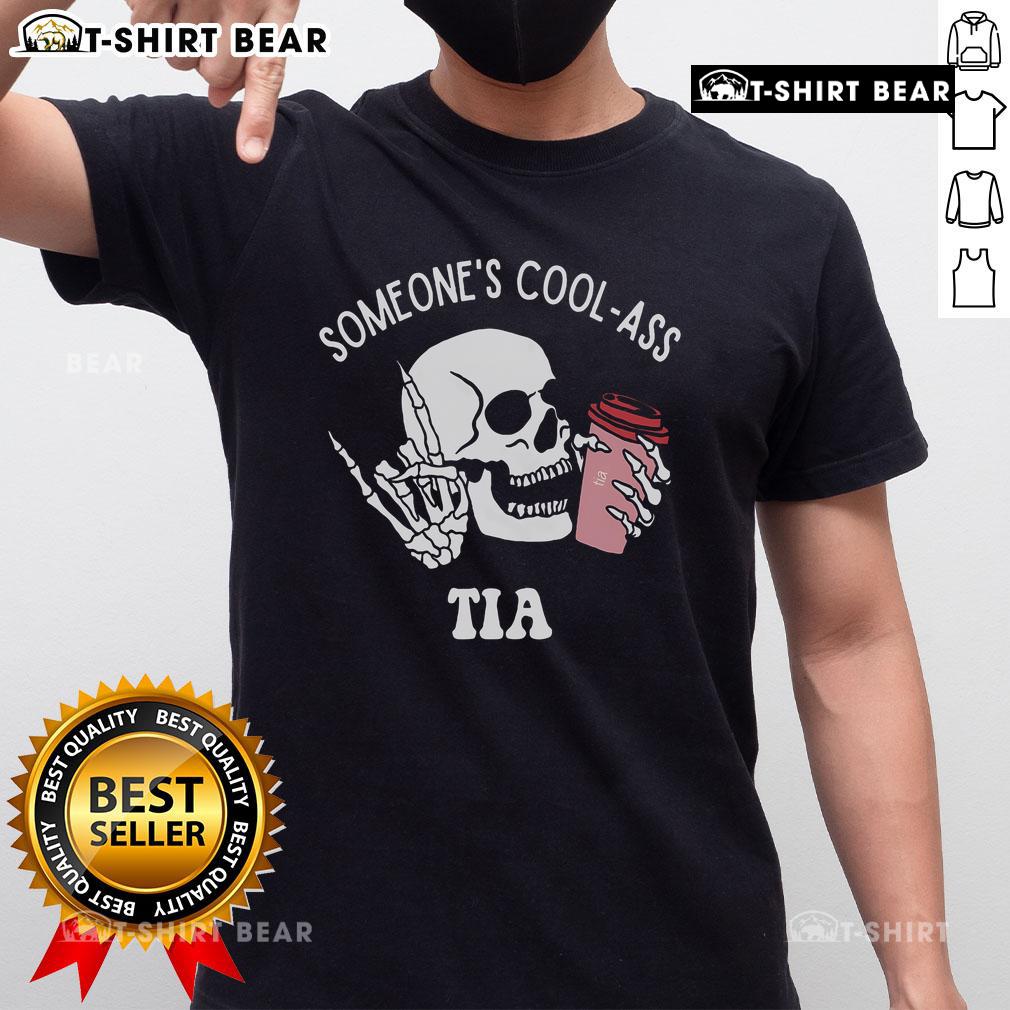 Cool Auntie Club Skull Skeleton T-Shirt featuring a stylish design perfect for trendy aunts and Halloween fans.