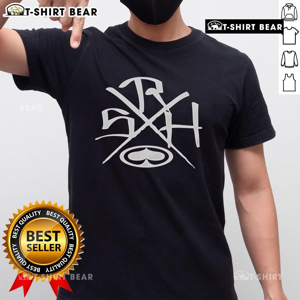 Official SRH Placas T-Shirt featuring bold graphics, perfect for fans of streetwear and alternative culture.