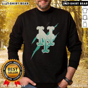 Top Jurassic World Rebirth New York Mets logo sweatshirt featuring vibrant design and comfortable fit for fans.