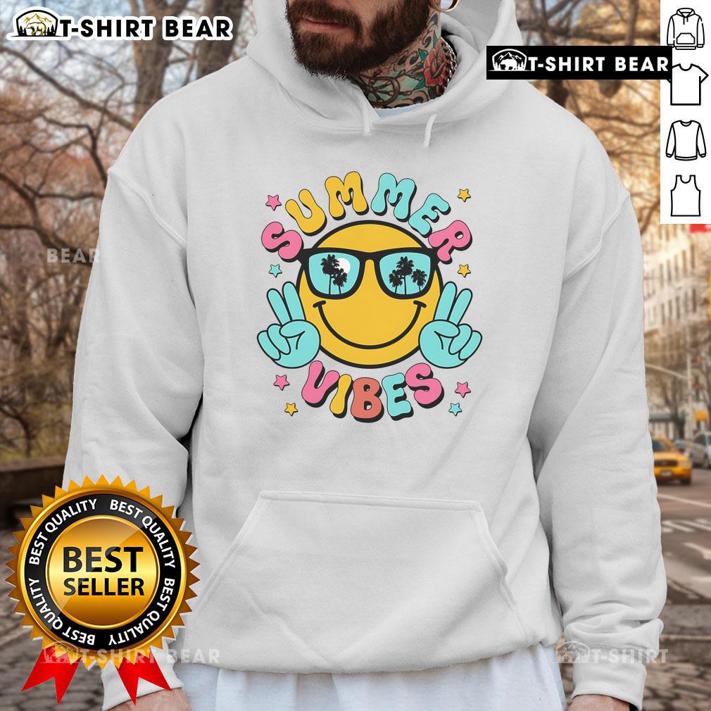 Pretty summer vibes hoodie featuring a tropical sunset on the beach, perfect for vacation style and relaxation.