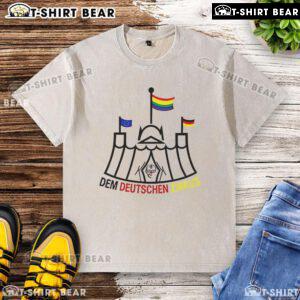 Top-Dem-Deutschen-Zirkus-Washed-T-Shirt featuring a vintage circus design in vibrant colors on a relaxed fit tee.