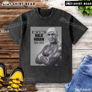 Top RIP Hulk Hogan Rest In Peace 1953-2025 washed t-shirt featuring a tribute design for wrestling fans.