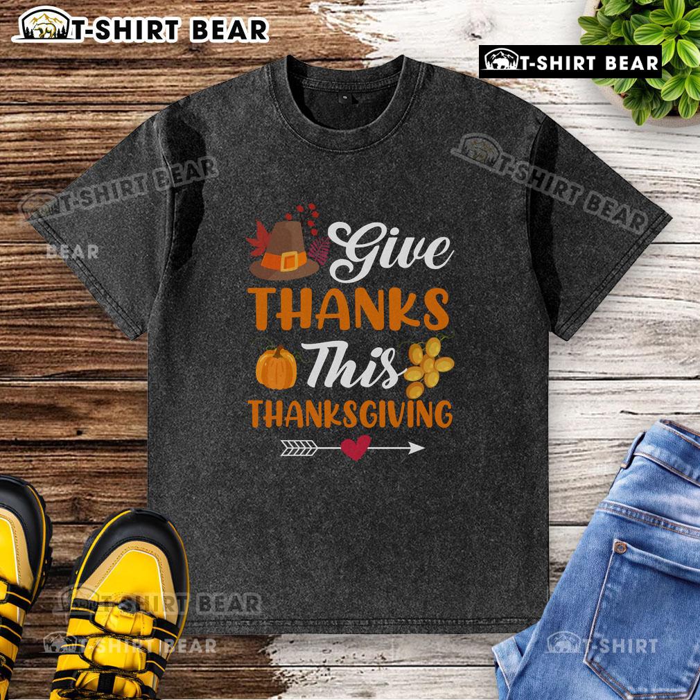 Alt Text: Cozy washed t-shirt featuring 'Give Thanks' design, perfect for Thanksgiving and celebrating the pumpkin harvest.