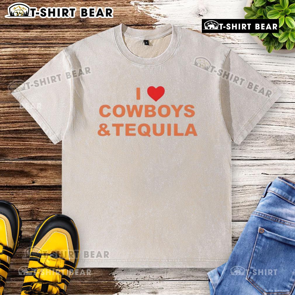 Nice I Love Cowboys and Tequila washed t-shirt in vintage style, perfect for country fans and casual outings.