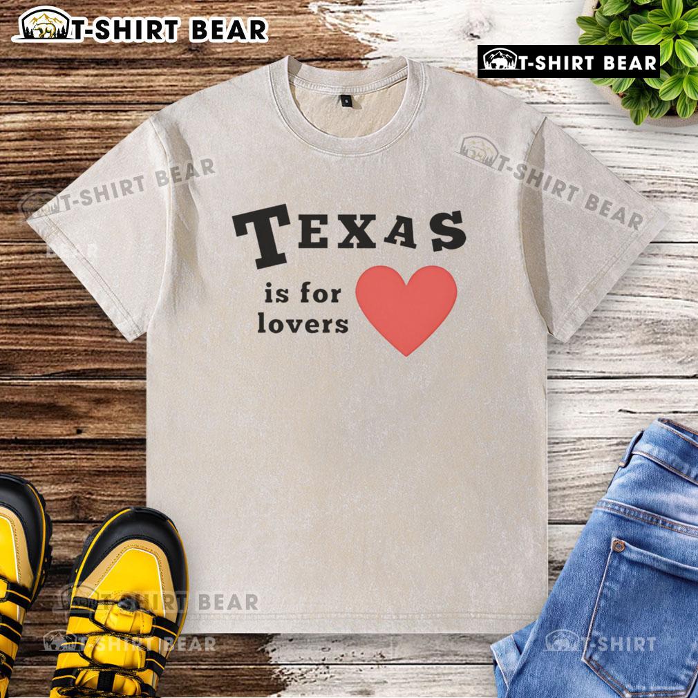 Pretty Texas is for Lovers washed t-shirt in soft cotton, perfect for casual wear and showcasing Texas pride.
