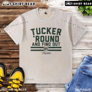 Hot Tucker Kraft Green Bay Packers round and find out signature washed t-shirt for football fans.