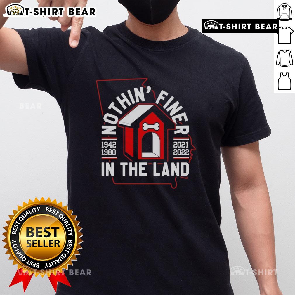 Alt Text: Top Georgia Bulldogs Nothin' Finer In The Land T-Shirt showcasing team pride and vibrant graphics in red and black.