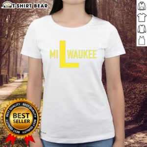 Milwaukee Brewers L logo ladies tee, featuring a stylish design perfect for fans. Comfortable and trendy for game day.
