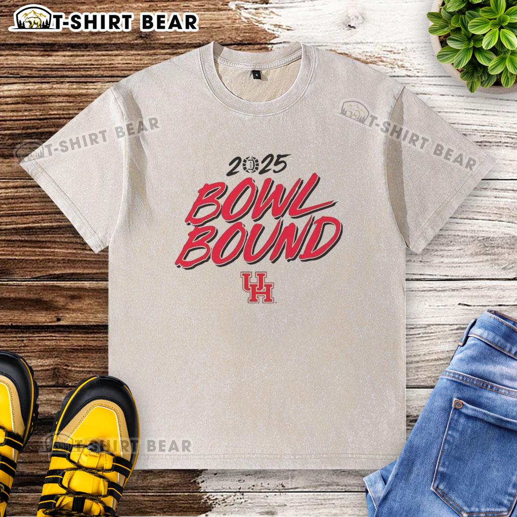 Premium Houston Cougars Willie Fritz Bowl Bound 2025 washed t-shirt in vibrant colors, perfect for fans.
