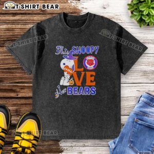 Alt Text: Top This Snoopy Love Her Chicago Bears Washed T-Shirt featuring a cute Snoopy graphic and vintage design.