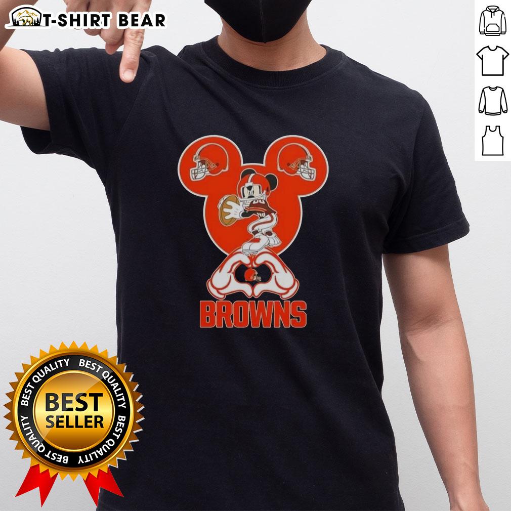 Top Mickey Hands Heart Love Cleveland Browns Football T-Shirt design featuring iconic Mickey Mouse hands and heart.