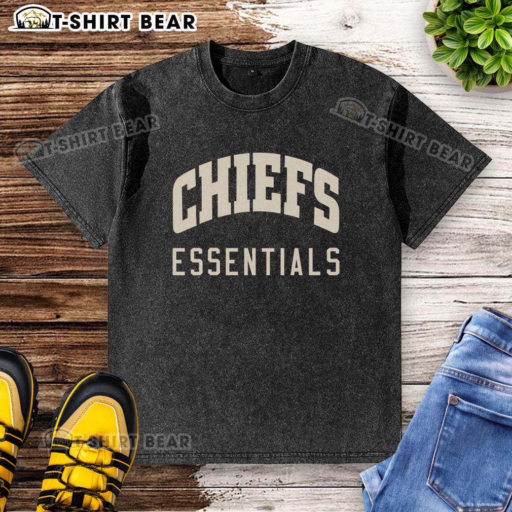 Good Travis Kelce Chiefs Essentials washed t-shirt featuring a vintage design, perfect for Kansas City Chiefs fans.