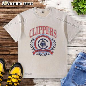 Original Los Angeles Clippers NBA crest washed t-shirt featuring vibrant team colors and logo for basketball fans.