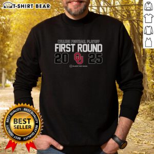 Original Oklahoma Sooners NCAA 2025 College Football Playoff First Round logo sweatshirt featuring vibrant team colors.