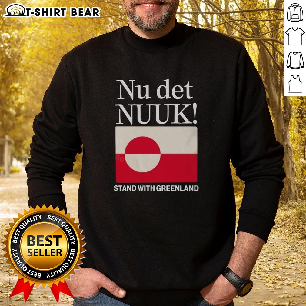 Good Nu Det Nuuk sweatshirt featuring the Greenland flag, perfect for stylish comfort and showcasing Greenlandic pride.
