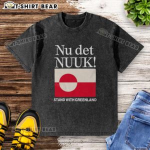 Good Nu Det Nuuk t-shirt featuring the Greenland flag design, perfect for showcasing your love for Greenland.
