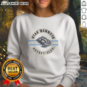 Good Utah Mammoth Surround Sweatshirt featuring a stylish design and cozy fit, perfect for outdoor adventures.