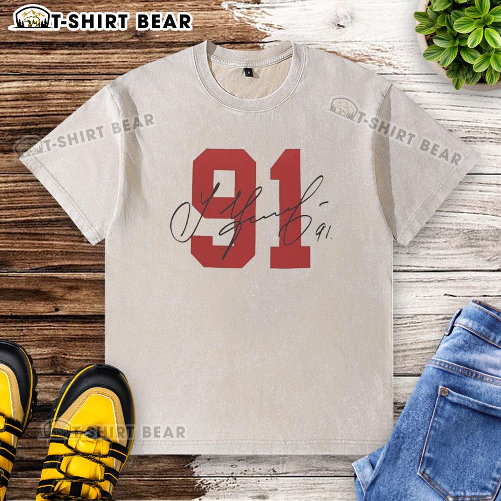 Nice Signature 91 Sergei Fedorov Detroit Red Wings washed t-shirt featuring vintage design and team colors.