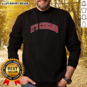 Official Chicago Bulls sweatshirt featuring team logo, perfect for fans and cozy sportswear enthusiasts.