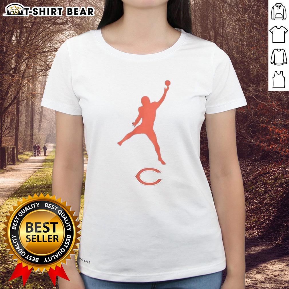 Top Caleb Williams Iceman Chicago Bear Logo Ladies Tee featuring a stylish design perfect for fans.