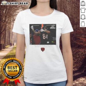 Alt Text: Top Chicago Bears Colston Loveland NFL Flash Features Wild Card Ladies Tee in vibrant team colors, perfect for fans.