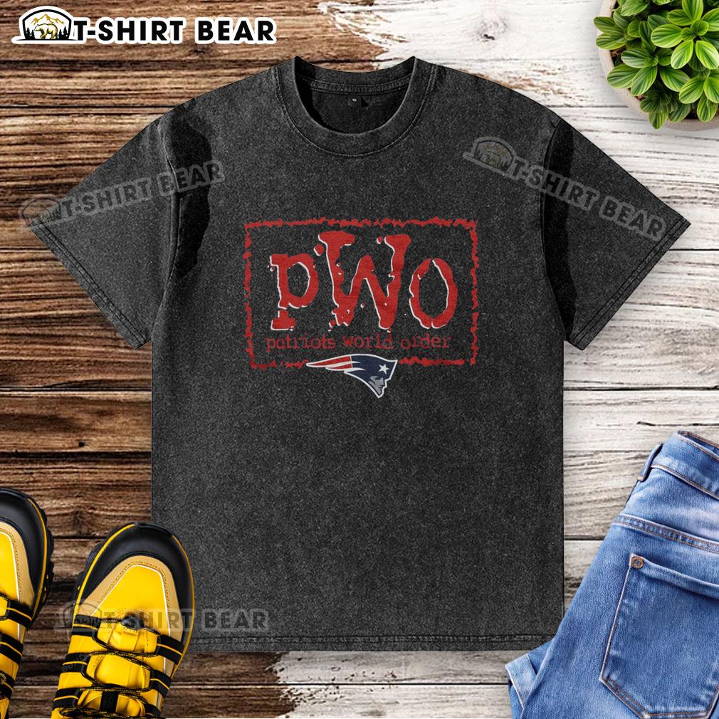 Pretty NWO x New England Patriots washed t-shirt featuring bold graphics and a comfortable fit for fans.
