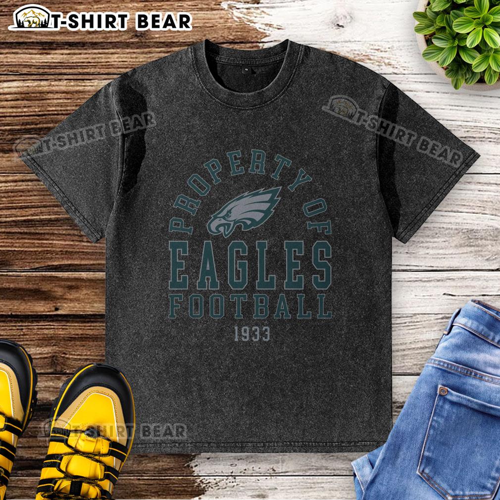 Top Philadelphia Eagles Property 1933 washed t-shirt featuring vintage logo and comfortable fit for fans.