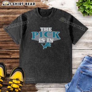 Good Detroit Lions pick is in washed t-shirt featuring the team's logo, perfect for fans and game day attire.