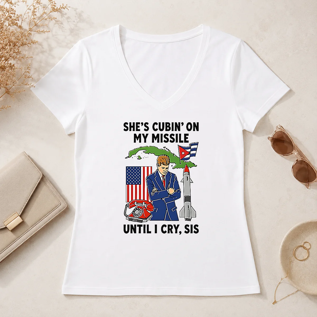 Nice Pretty She'S Cubin' On My V-Neck Shirt Nice Pretty She'S Cubin' On My V-Neck Shirt